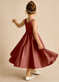 Azazie Hermia Robe Demoiselle D'honneur Fillette Robe Trapèze en Mat Satiné Sans manches Auburn image5