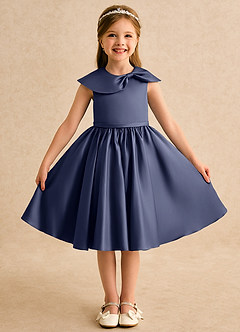Azazie Acorn Robe Demoiselle D'honneur Fillette Robe Trapèze en Mat Satiné Plissée Bleu Orageux image1