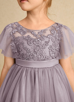 Azazie Queenie Robe Demoiselle D'honneur Fillette Robe Trapèze en Dentelle Crépuscule image4