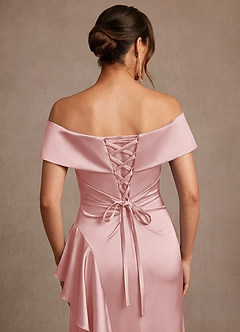 Azazie Kirsty Mère de la mariée Robes Robe Fourreau en Satin extensible Épaule décolletée Rose Poudré image6