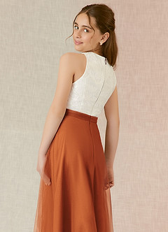 Azazie Albertine Junior Robe Trapèze en Mousseline de soie Dentelle Cannelle image6