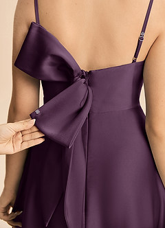 Azazie Isolde Junior Vestido de Ciruela de Satén Elástico de Corte en A con Plisado image6