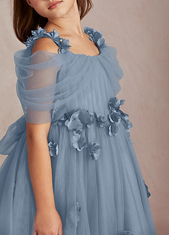 Azazie Shaylee Robe Demoiselle D'honneur Fillette Robe Trapèze en Tulle Épaule décolletée Bleu Poussiéreux image2