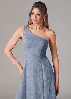Azazie Ellianna Robes de demoiselle d'honneur Robe Trapèze en Blumen-Burnout Ue épaule Bleu Poussiéreux image6