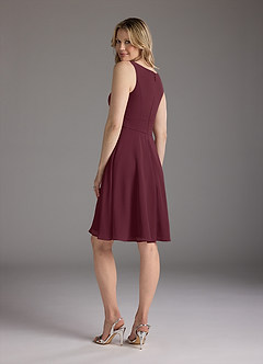Azazie Shirley Mère de la mariée Robes Robe Trapèze en Mousseline de soie Plissé Scoop Cabernet image7