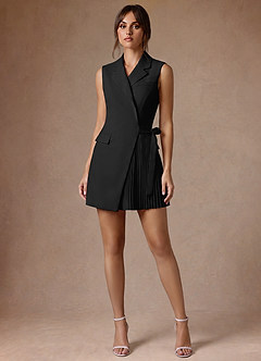 front Alina Schwarz Blazer-Kleid mit raffiniertem Webmuster und Faltenwurf