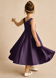 Azazie Hermia Robe Demoiselle D'honneur Fillette Robe Trapèze en Mat Satiné Sans manches Prune image5