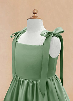 Azazie Chelsie Robe Demoiselle D'honneur Fillette Robe Trapèze en Mat Satiné Arc Matcha image8