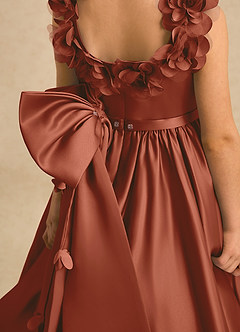Azazie Eden Robe Demoiselle D'honneur Fillette Robe Princesse en Mat Satiné Plissé Auburn image6