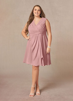Azazie Theron Mère de la mariée Robes Robe Trapèze en Mousseline de soie Col V plissé Rose Poussiéreuse image6