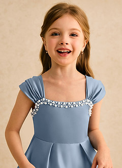 Azazie Yosemite Jurken voor bloemenmeisjes Baljurk Jurk van Mat Satijn Sweetheart Halslijn Stoffig Blauw image7