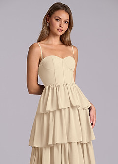 Azazie Faye Robes de demoiselle d'honneur Robe Trapèze en Mousseline de soie Encolure en Forme de Cœur Champagne image2