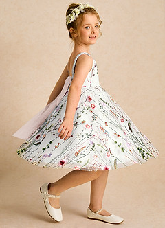 Azazie Peppa vestidos de niña de las flores Vestido de Marfil Pétalo De Rosa de Tul de Corte En A con Escote de Corazón image4