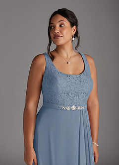 Azazie Ainsling Mère de la mariée Robes Robe Trapèze en Mousseline de soie Dentelle à encolure carrée Bleu Poussiéreux image13