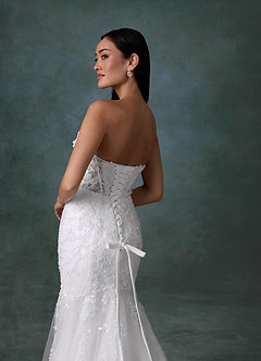 Azazie Chelley Vestidos de novia Vestido Diamante Blanco de Tul de Corte Sirena con Palabra de honor image6