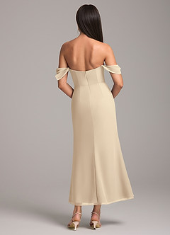 Azazie Saige Robes de demoiselle d'honneur Robe Fourreau Convertible en Mousseline de soie Épaule décolletée Champagne image5