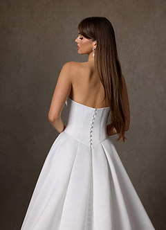 Azazie Constantina 웨딩드레스 A라인 스트랩리스 새틴 채플 트레인 드레스 image6