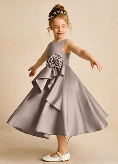 Azazie Hermia Robe Demoiselle D'honneur Fillette Robe Trapèze en Mat Satiné Sans manches Taupe image3