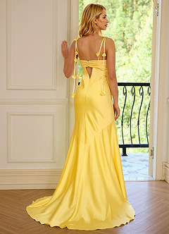Celandine Amarillo Vestido de fiesta de satén con escote corazón image6