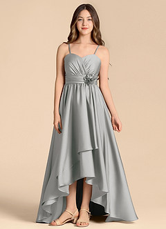 Azazie Catalina Junior Vestido de Plata de Satén Elástico de Corte en A con Escote de Corazón image1