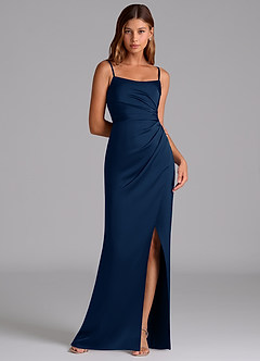 Azazie Calandra Robes de demoiselle d'honneur Robe Trapèze en Satin extensible Plissée Bleu Marine Foncé image1