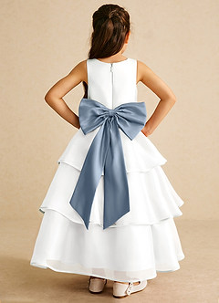 Azazie Sweetums Flower Girl Klänningar Klänning A-Linje i Organza Rosett image1