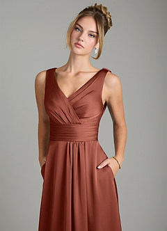 Azazie Karina Robes de demoiselle d'honneur Robe Trapèze en Satin extensible Plissée Auburn image7