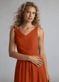 Azazie Grace Vestidos de damas de honor Vestido de Naranja Quemada de Gasa de Corte en A con Plisado image5