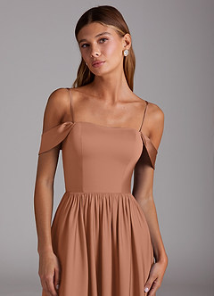 Azazie Calianna Robes de demoiselle d'honneur Robe Trapèze Convertible en Satin extensible Épaule décolletée Bronze image2