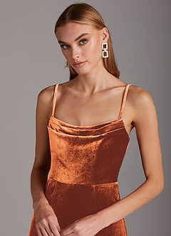 Azazie Solange Vestidos de damas de honor Vestido de Naranja Quemada de terciopelo de Corte Recto con Plisado image6