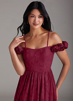 Azazie Autumn Robes de demoiselle d'honneur Robe Trapèze Convertible en Blumen-Burnout Épaule décolletée Bourgogne image2
