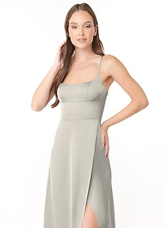 Azazie Halsey Vestidos de damas de honor Vestido de Guijarro de Satén Elástico de Recto con Corte Lateral image6