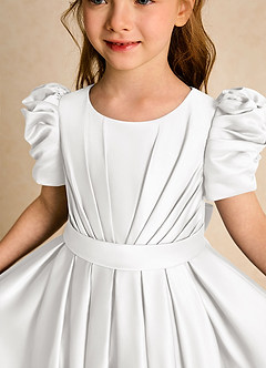 Azazie Miriam Blumenmädchenkleider Ballkleid Plissee Matte Satin Kleid Weiß image8