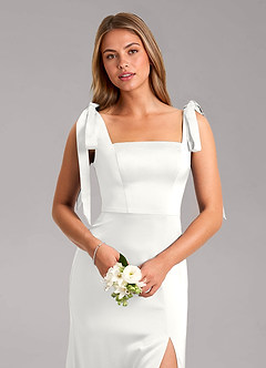 Azazie Frostine Vestidos de damas de honor Vestido de Blanco de Satén Elástico de Corte en A con Lazo image4