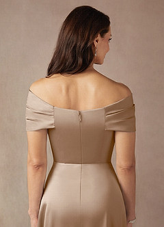 Azazie Amelia Mère de la mariée Robes Robe Trapèze en Satin extensible Épaule décolletée Taupe image8