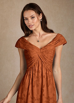 Azazie Myrtle Mère de la mariée Robes Robe Trapèze en Blumen-Burnout Plissée Orange Brûlée image5