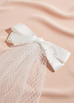 front Vintage Bow Veil