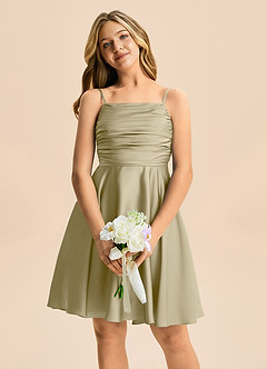 Azazie Miko Junior Vestido de Musgo Verde de Satén Elástico de Corte en A con Plisado image6