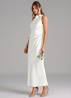 Azazie Evadne Robes de demoiselle d'honneur Robe Fourreau en Satin extensible Plissée Blanc image1