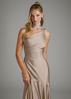 Azazie Amara Vestidos de damas de honor Vestido Gris Pardo de Satén Elástico de Corte Sirena con Un hombro image6
