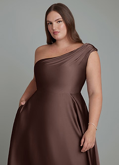 Azazie Melanie Robes de demoiselle d'honneur Robe Trapèze en Satin extensible Épaules dénudées Ganache image12