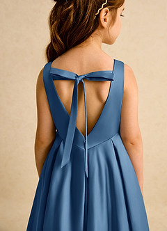 Azazie Pepper Robe Demoiselle D'honneur Fillette Robe Trapèze en Mat Satiné Plissée Violet Crépusculaire image8