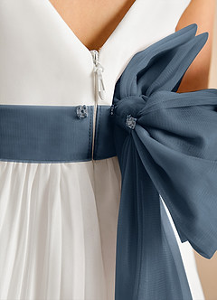 Azazie Margot Robe Demoiselle D'honneur Fillette Robe Trapèze en Mousseline de soie Plissée Ivoire Neptune image9