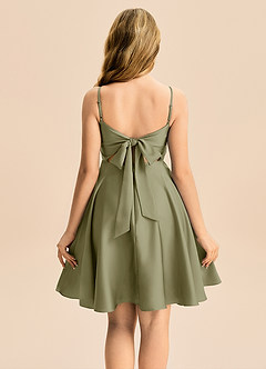 Azazie Miko Junior Vestido de Pistacho de Satén Elástico de Corte en A con Plisado image2