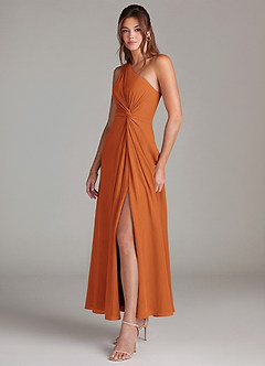 Azazie Brooke Robes de demoiselle d'honneur Robe Trapèze en Mousseline de soie Une épaule Cannelle image3