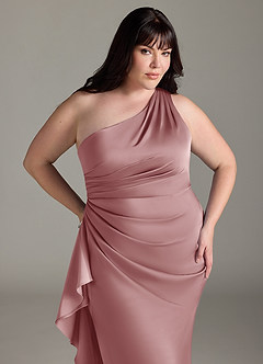 Azazie Latrice Robes de demoiselle d'honneur Robe Fourreau en Satin extensible Volants en cascade à une épaule Rose Poussiéreuse image10