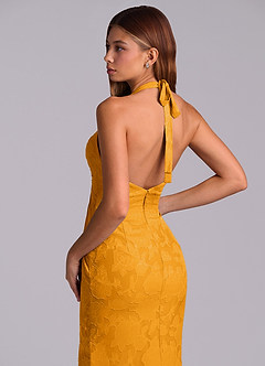 Azazie Valerie Abiti da Damigella Abito Sirena in Burnout Floreale Plissettato Caramello image2