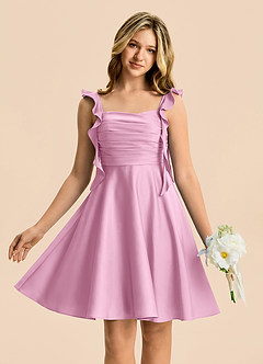 Azazie Kira Junior Vestido de Rosa Caramelo de Satén Elástico de Corte en A con Volante image1