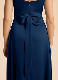 Azazie Kiki Junior Robe Trapèze en Satin extensible Nœud Bleu Marine Foncé image7