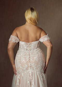 Azazie Leilani Vestidos de novia Vestido de Blanco Diamante Nude de Tul de Corte Sirena con Lentejuela image15